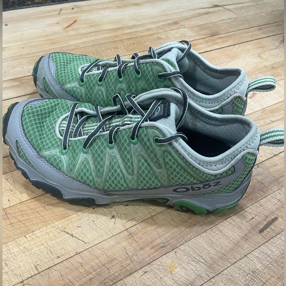 Green and Gray Trail Running Shoes with Breathable Mesh - Picture 4 of 9